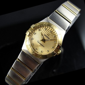 Schweiziske Omega OMEGA Constellation Quartz Double Eagle 18K Gold Ultra-tynde Kvinders Watch Søn Mønster Gold Face Diamond Index Ladies Watch 123.20.24.60