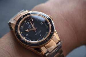 XF Factory Omega Seamaster series rose gold 007 men's mechanical replica watch.
