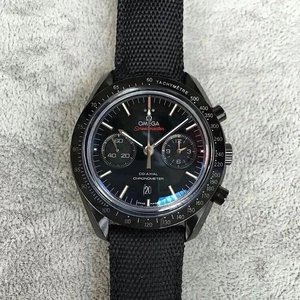 JH produce un orologio in ceramica nero Omega Speedmaster Moon Dark Side 44.2mm con cinturino in tessuto di nylon rivestito