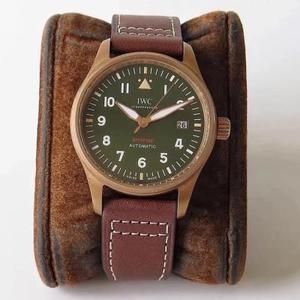 O lutador Spitfire de bronze XF IWC joga com o charme do bronze para fazer seu amor assistir como se tivesse visto o movimento Seagull 2824 de nível superior.